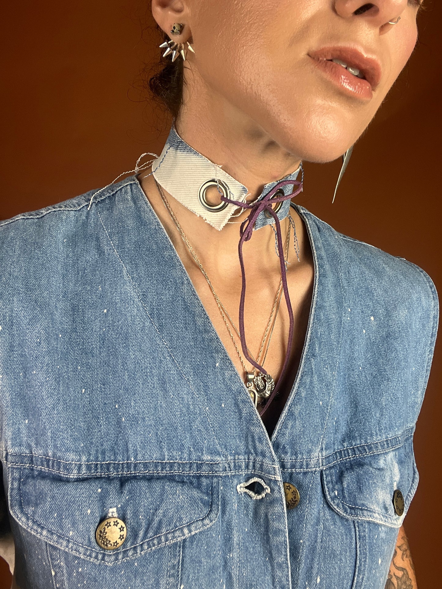 Denim x Grommet Choker Necklace - Light Wash Bleach